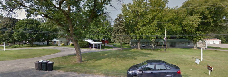 White Wagon Motel and Coffee Shop - Now White Wagon Apartments (newer photo)